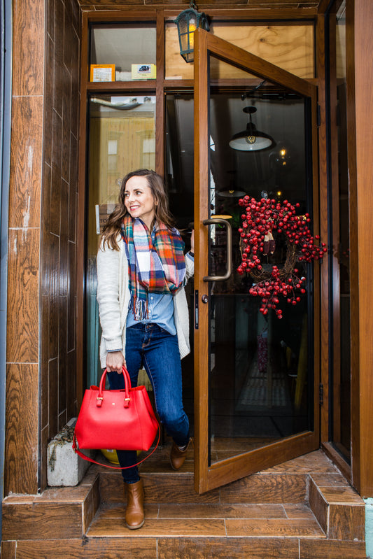 Gunas New York Model with Red JANE Vegan Handbag For Women's 2