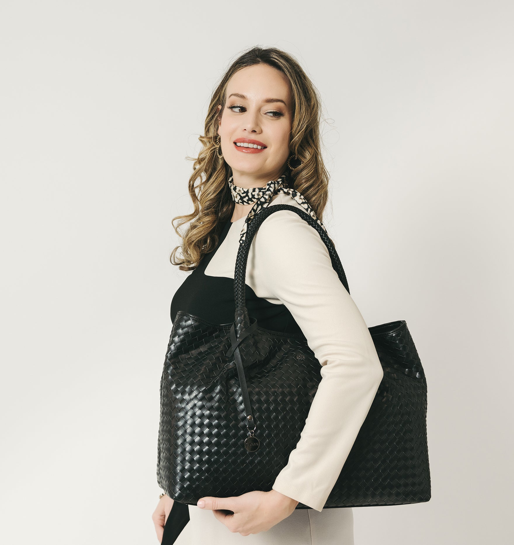 How to Choose the right Vegan Handbag for you!